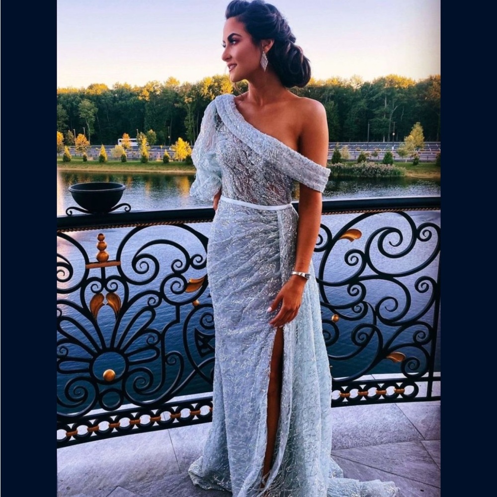 Catwalk Couture One Shoulder Pearl Prom Evening Gown Blue Drycleaned Size 4